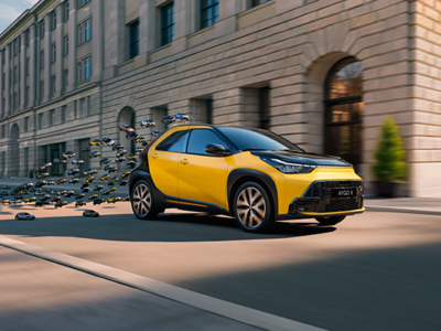 Untitled-1_0005_TOY_AYGO_X_HEV_2025_HUB_IMG_01_GR_Sport_minicars_CMYK